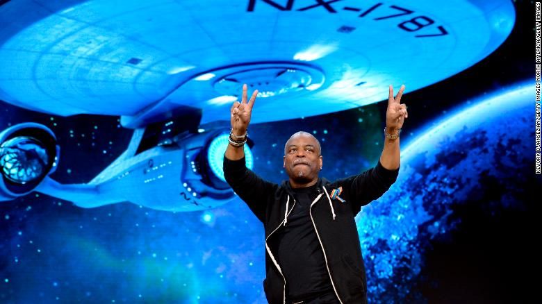 STAR TREK Picard : LeVar Burton spera di apparire nella nuova serie