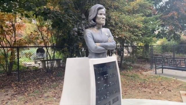Il capitano Kathryn Janeway ha ora il suo monumento