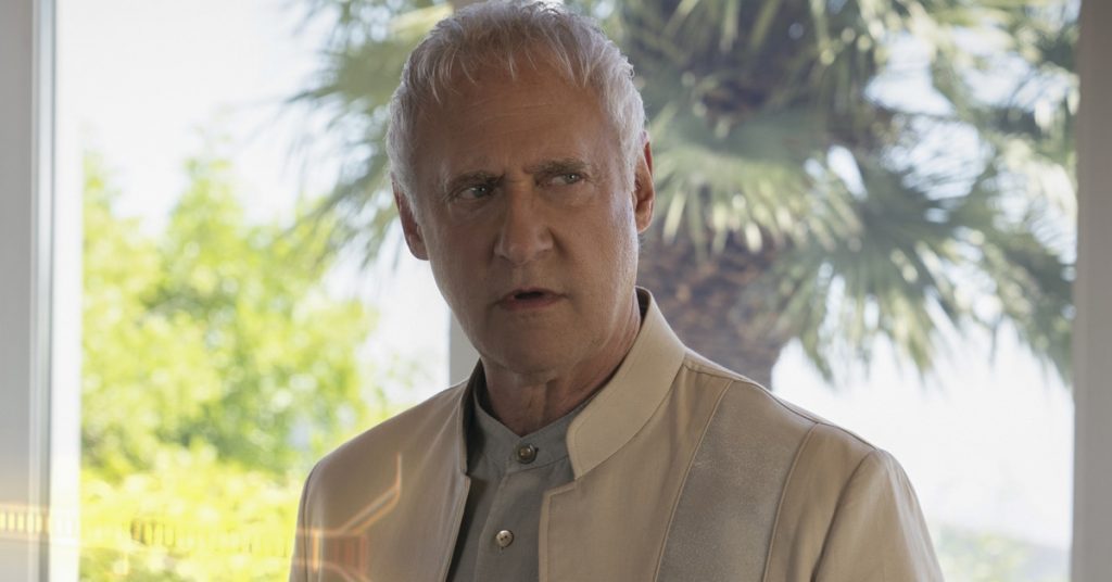Brent Spiner Interpreta il dottor Altan Inigo Soong