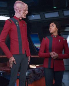 Doug Jones (Comandante Saru) e Sonequa Martin-Green (Capitano Michael Burnham)