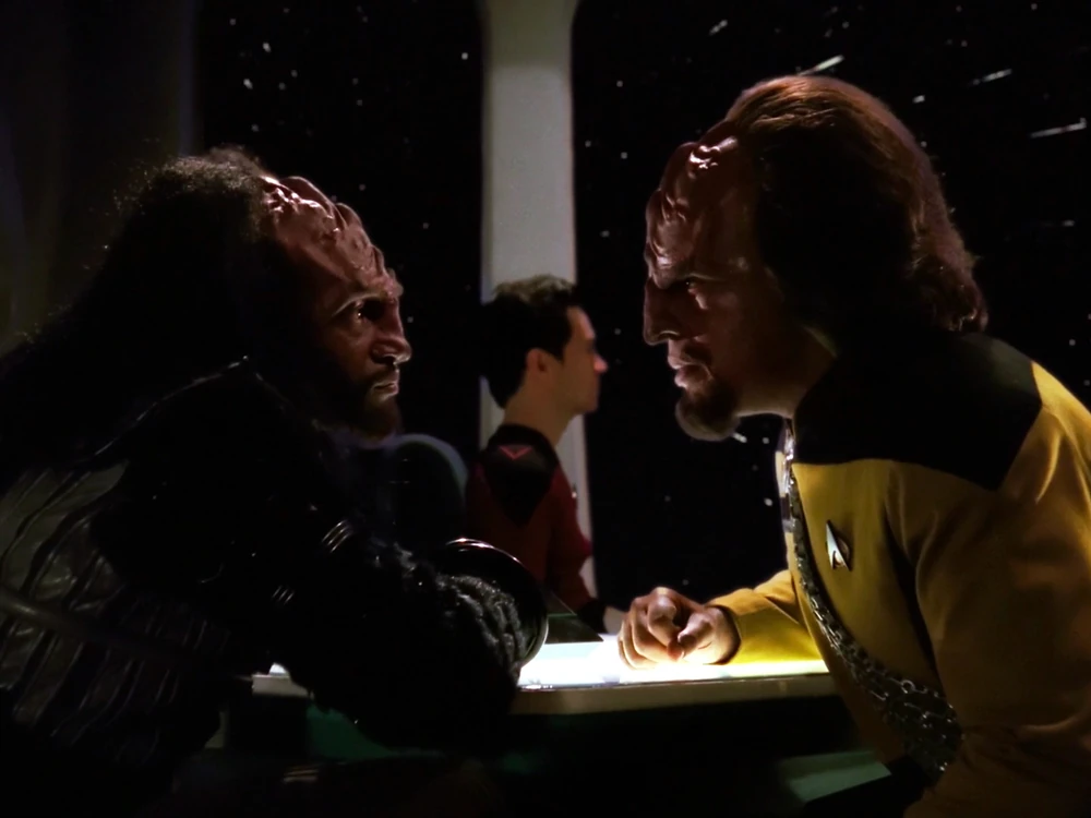 Tony Tod in Star Trek: The Next Generation nel ruolo di Kurn