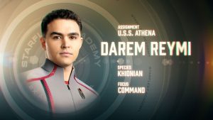 Ritratto di Darem Reymi interpretato da George Hawkins in uniforme di Starfleet Academy con dettagli sulle sue caratteristiche: Assegnazione USS Athena, Specie Khionian, Focus Comando.