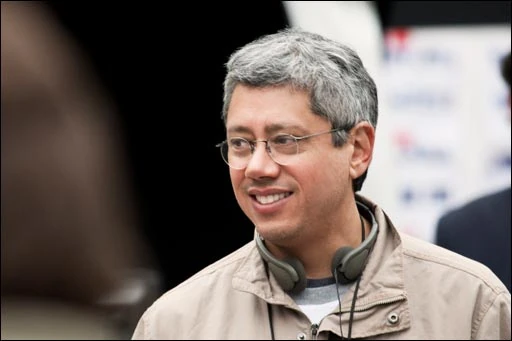 Primo piano di Dean Devlin produttore esecutivo del primo film cinematografico di Stargate