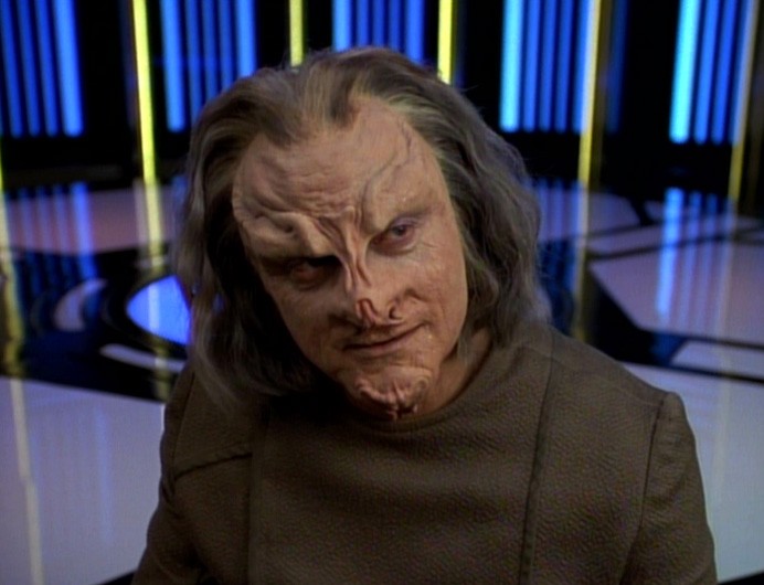 James Sloyan in Star Trek: Voyager nel ruolo dello scienziato Ma’Bor Jetrel