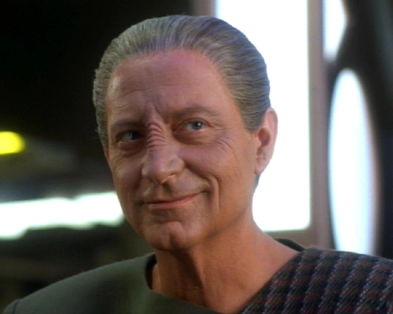 James Sloyan in Star Trek: Deep Space Nine nel ruolo del dottor Mora Pol