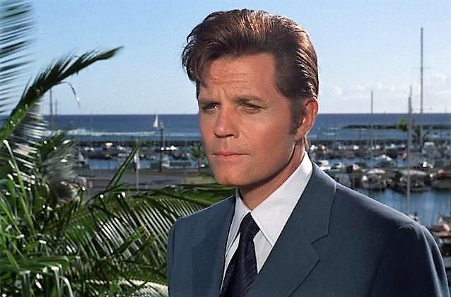 in foto l'attore Jack Lord